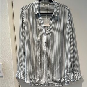 beachlunchlounge Gray Striped Blouse, semi buttoned, Long Sleeved, Large